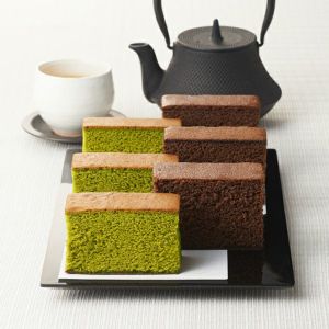 【完売間近】母の日二色カステラ（抹茶・ほうじ茶）【翌日お届け可】【送料込み】≪2025母の日ギフト≫ § 母の日限定 季節限定 数量限定 母の日におすすめ プレゼント 090679